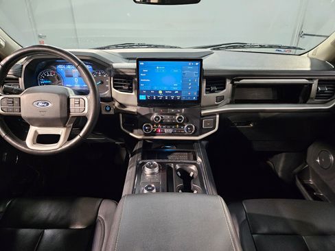 Used 2023 Ford Expedition Max XLT image 10