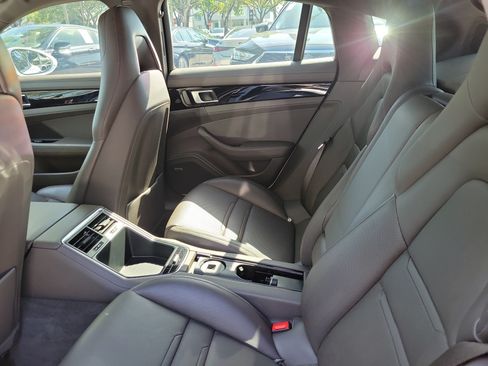 Used 2020 Porsche Panamera 4 AWD/4WD image 8