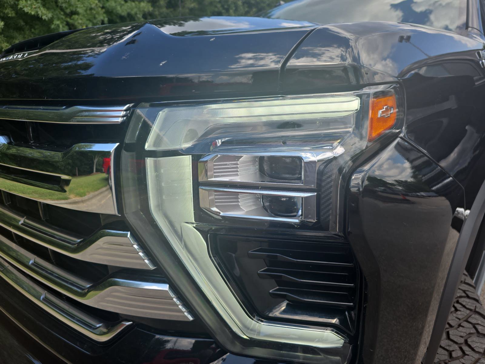 Used 2024 Chevrolet Silverado 2500 High Country w/ High Country Premium Package AWD/4WD image 31