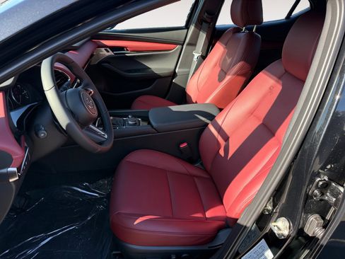 New 2026 MAZDA MAZDA3 Hatchback w/Premium Plus Pkg image 10