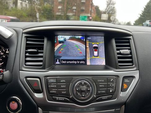 Used 2020 Nissan Pathfinder SL AWD/4WD image 19