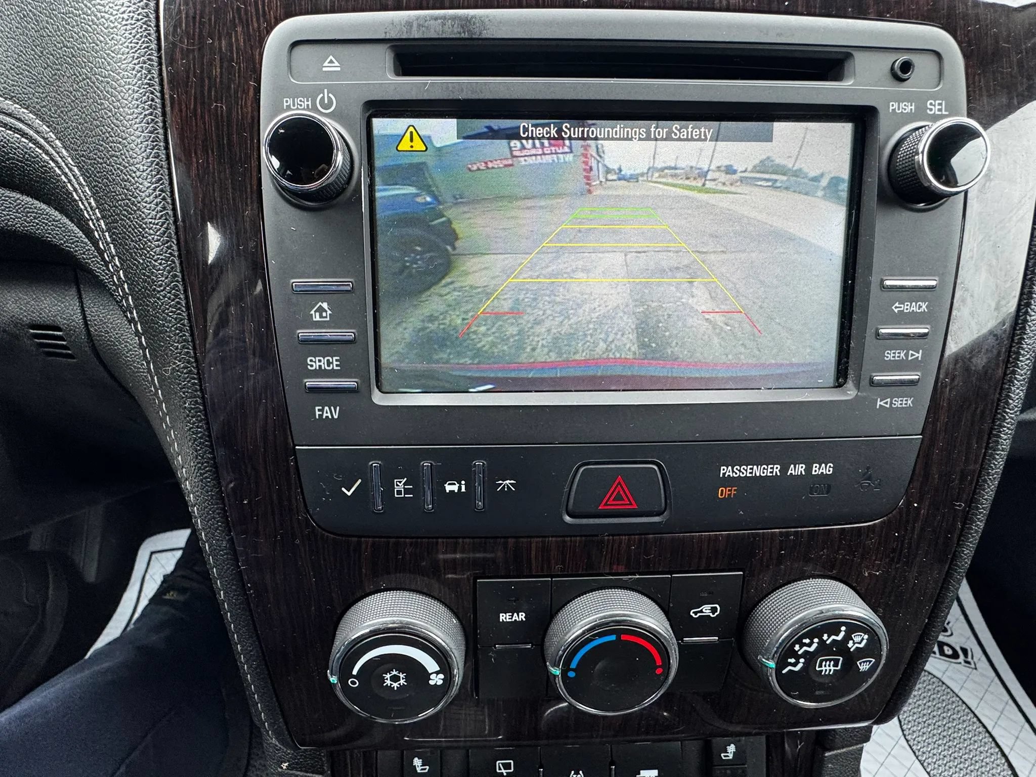 Used 2017 Chevrolet Traverse LT w/ Style and Technology Package FWD image 15