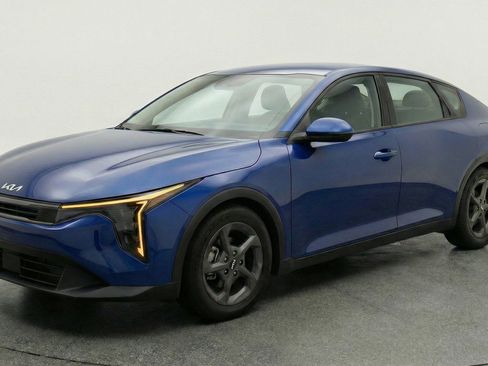 Used 2025 Kia K4 FWD image 3