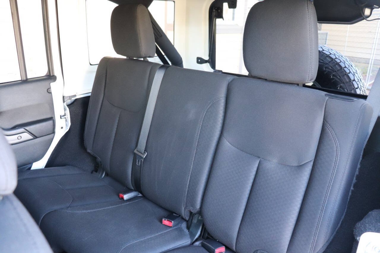 Used 2018 Jeep Wrangler Unlimited Sport S AWD/4WD image 40