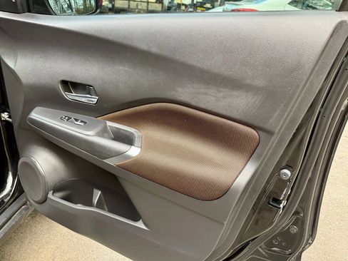 Used 2022 Nissan Kicks SR w/ Interior Electronics Package FWD image 14