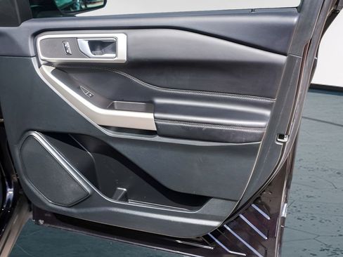 Used 2023 Ford Explorer XLT w/ Equipment Group 202A image 33