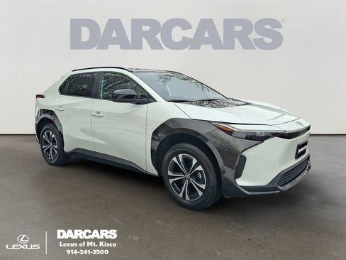 Used 2024 Toyota bZ4X XLE w/ Weather Package image 1