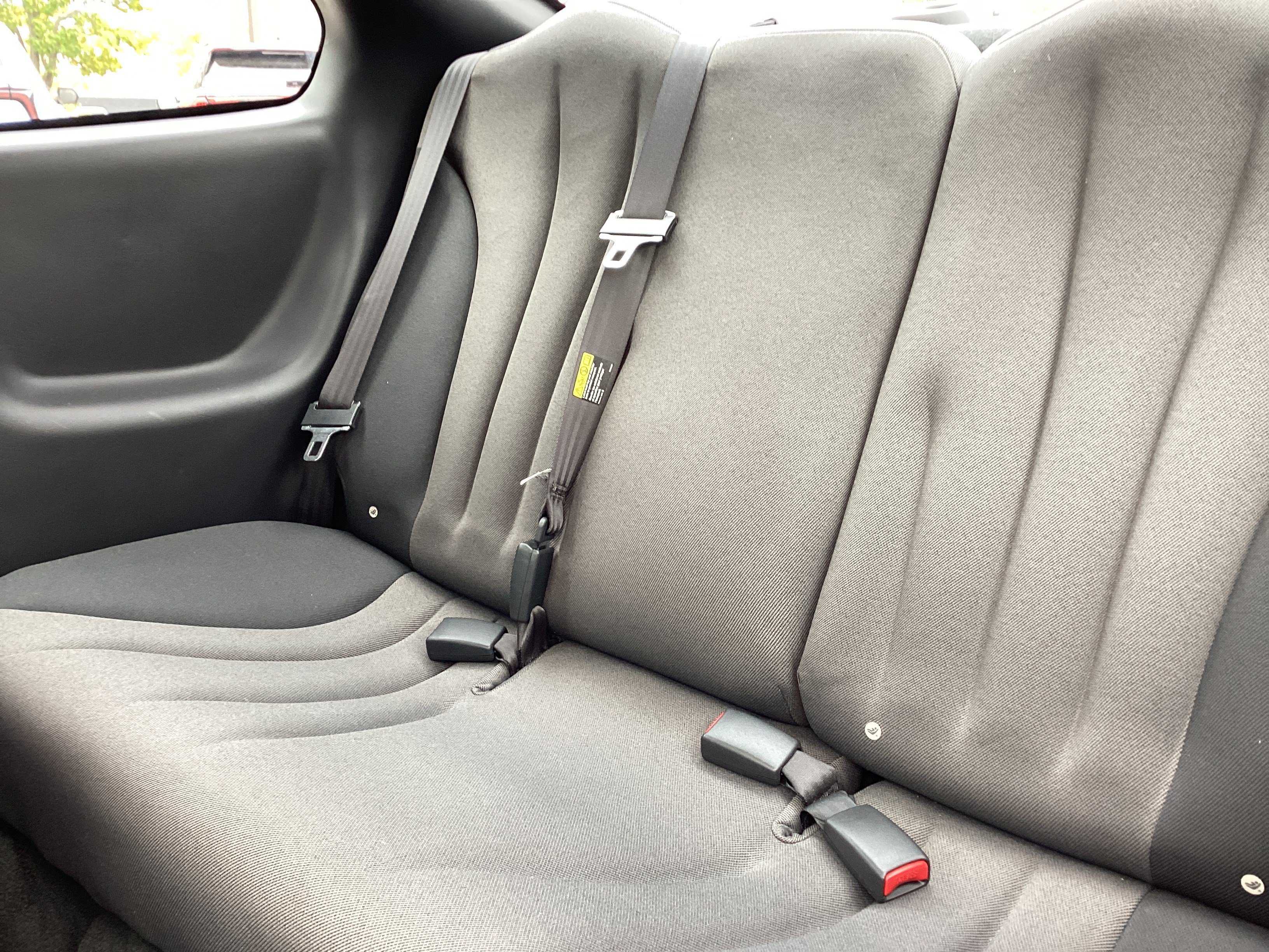 Used 2005 Pontiac Sunfire Coupe w/ 1SB Preferred Equipment Group FWD image 13