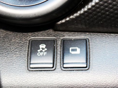 Used 2019 Nissan Kicks S image 23