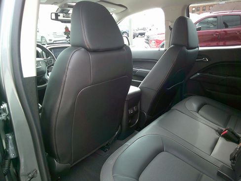 Used 2022 GMC Canyon AT4 w/ Trailering Package image 9