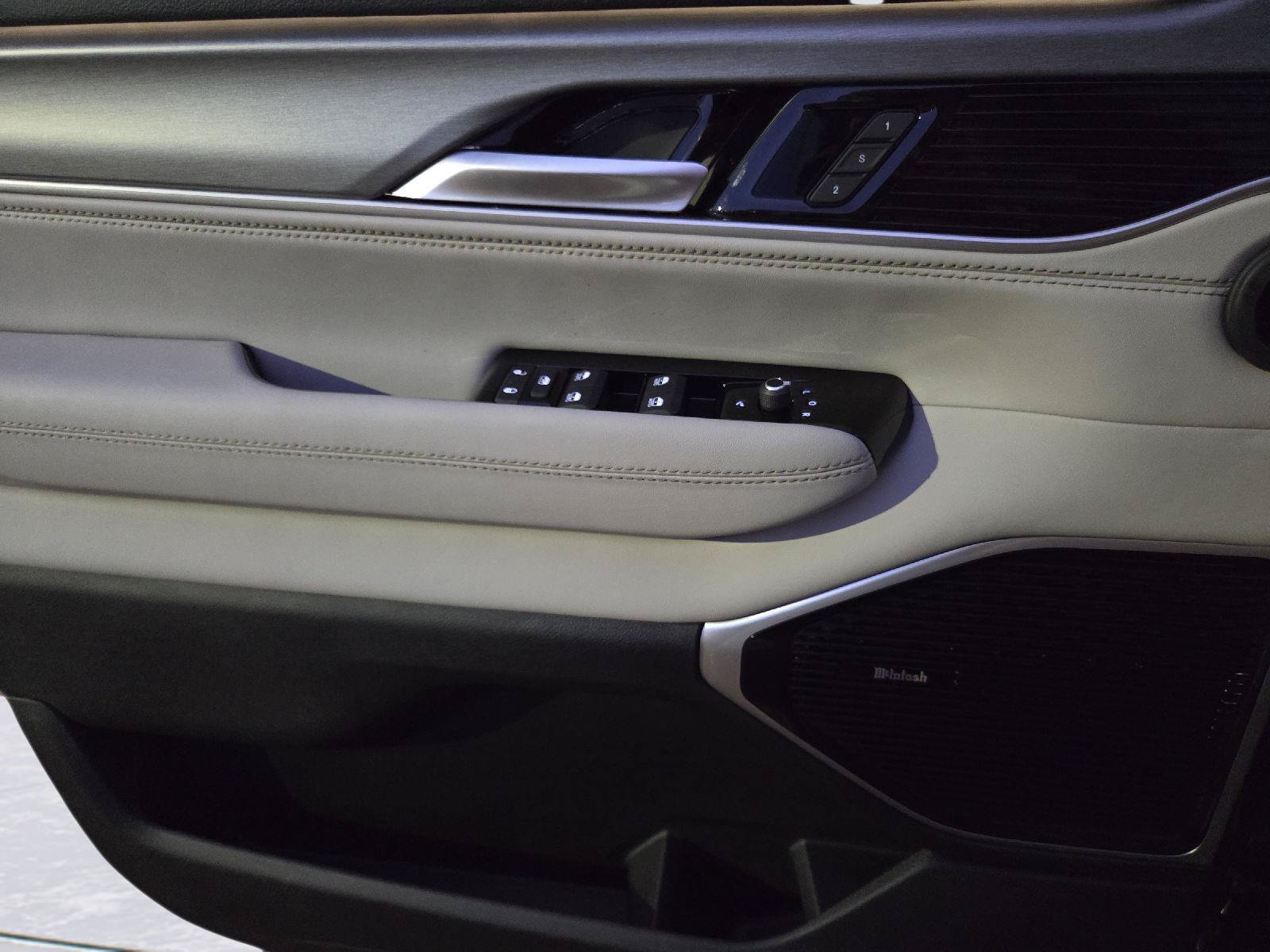 New 2026 Jeep Grand Wagoneer L Limited AWD/4WD image 16