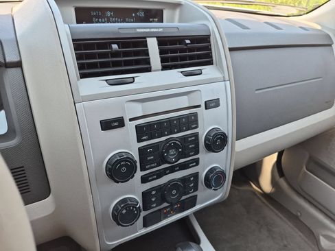 Used 2011 Ford Escape XLT w/ 202A Rapid Spec Order Code FWD image 29