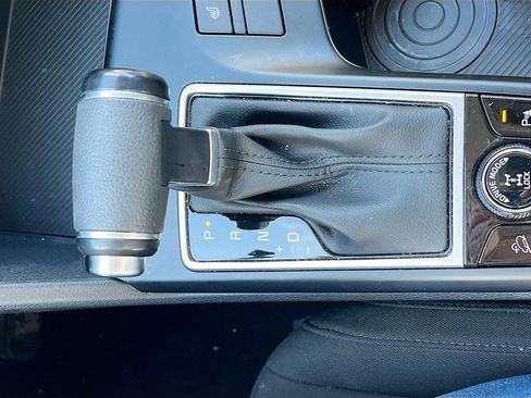 Used 2025 Kia Sportage LX image 18