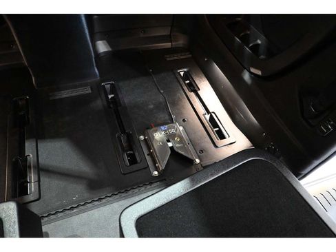 Used 2024 Toyota Sienna Platinum FWD image 22