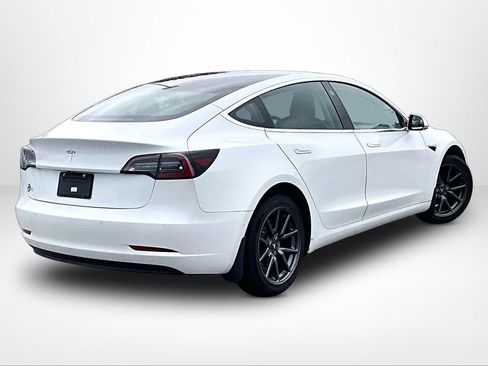 Used 2019 Tesla Model 3 Standard Range Plus RWD image 3