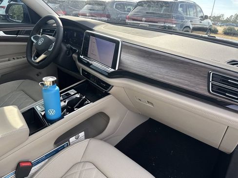 New 2025 Volkswagen Atlas SEL Premium R-Line image 19