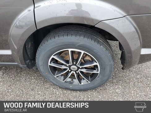 Used 2018 Dodge Journey SE w/ Popular Equipment Group image 10