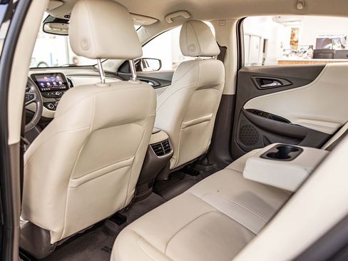 Used 2020 Chevrolet Malibu LT w/ Leather Package image 32