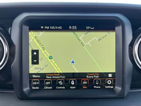 Used 2022 Jeep Wrangler Unlimited Rubicon w/ Trailer Tow Package image 12