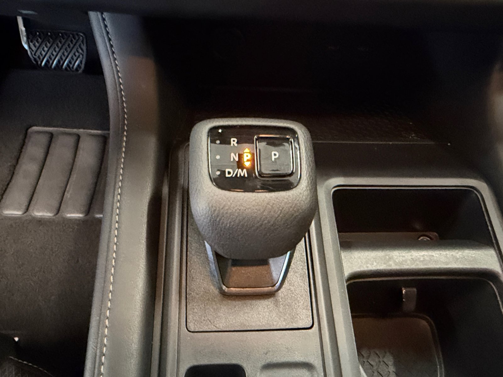 Used 2024 Nissan Pathfinder S FWD image 21
