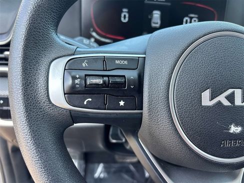 Used 2024 Kia Sportage LX image 18
