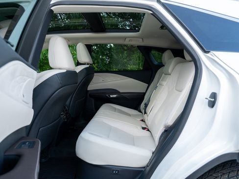 Used 2023 Lexus RX 350 FWD w/ Cold Area Package image 27