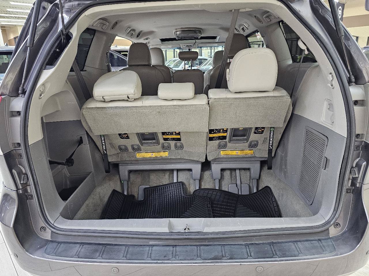 Used 2013 Toyota Sienna XLE FWD image 15