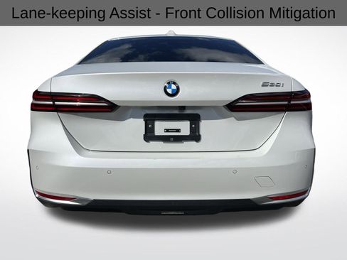 Used 2024 BMW 530i image 10