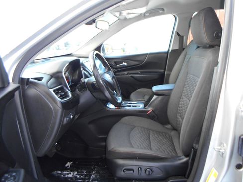 Used 2019 Chevrolet Equinox LT w/ Driver Convenience Package image 6