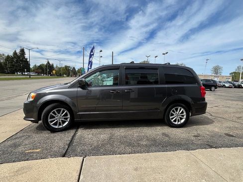 Used 2016 Dodge Grand Caravan SXT w/ Rear Park Assist Package FWD image 7