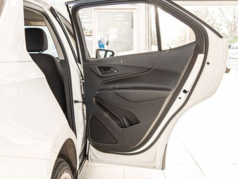 Used 2020 Chevrolet Equinox LT image 37