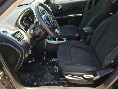 Used 2018 Jeep Compass Sport AWD/4WD image 18