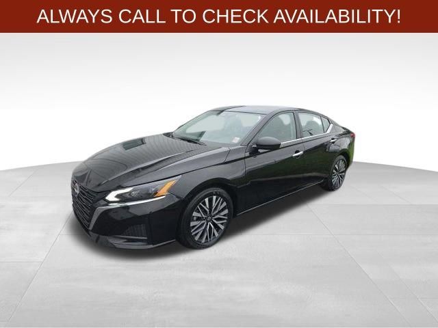 Used 2025 Nissan Altima 2.5 SV FWD image 3