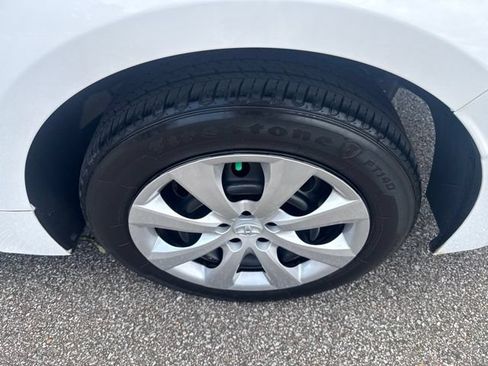 Used 2025 Toyota Corolla LE FWD image 11