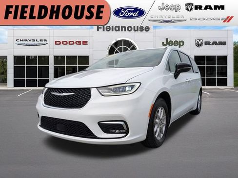Used 2024 Chrysler Pacifica Touring-L FWD image 1