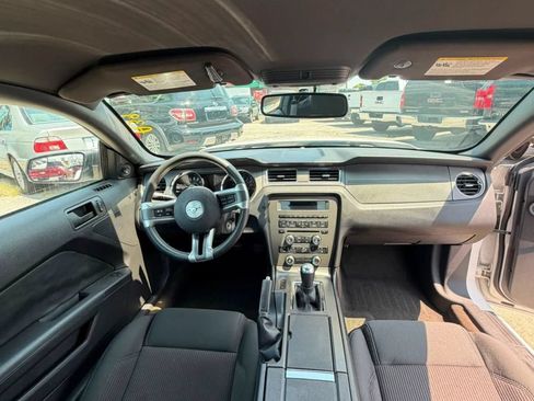 Used 2013 Ford Mustang Coupe RWD image 11