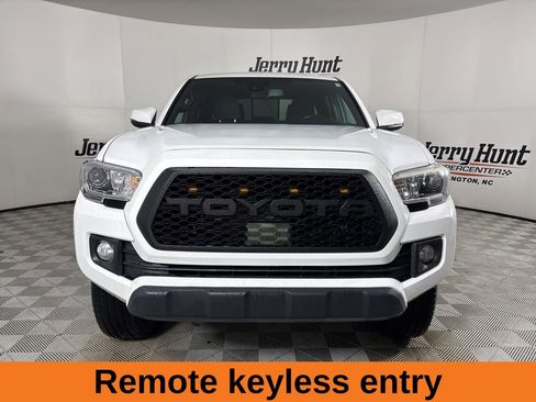 Used 2019 Toyota Tacoma TRD Off-Road image 4