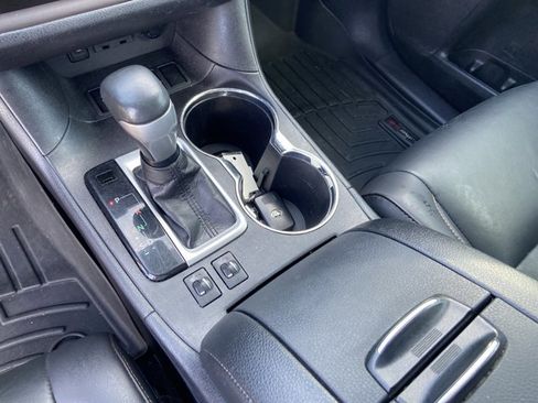 Used 2019 Toyota Highlander XLE image 41