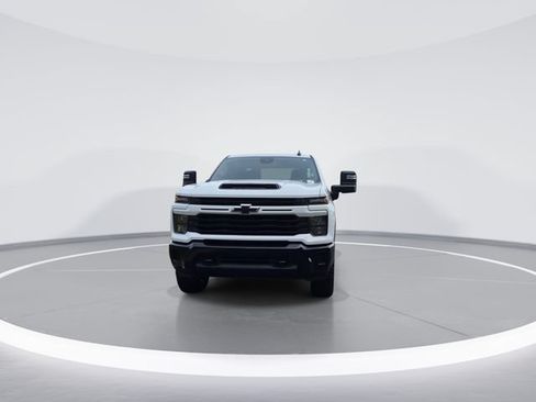 Used 2024 Chevrolet Silverado 2500 Custom w/ Custom Value Package AWD/4WD image 3