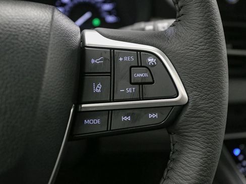 New 2026 Toyota Sienna XLE image 25