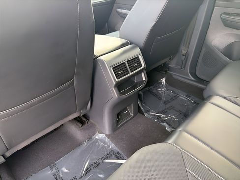 Used 2025 Volkswagen Atlas Cross Sport SE image 24