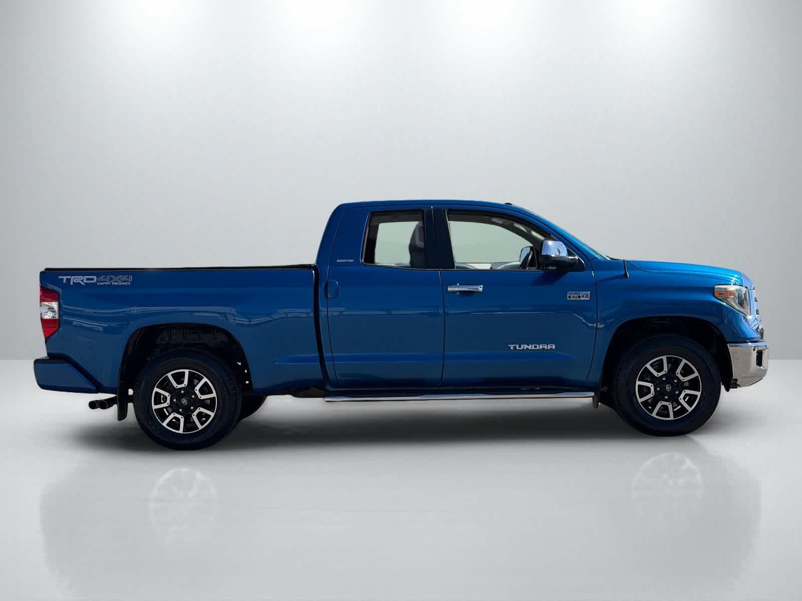 Used 2018 Toyota Tundra Limited w/ Limited Premium Package AWD/4WD image 8