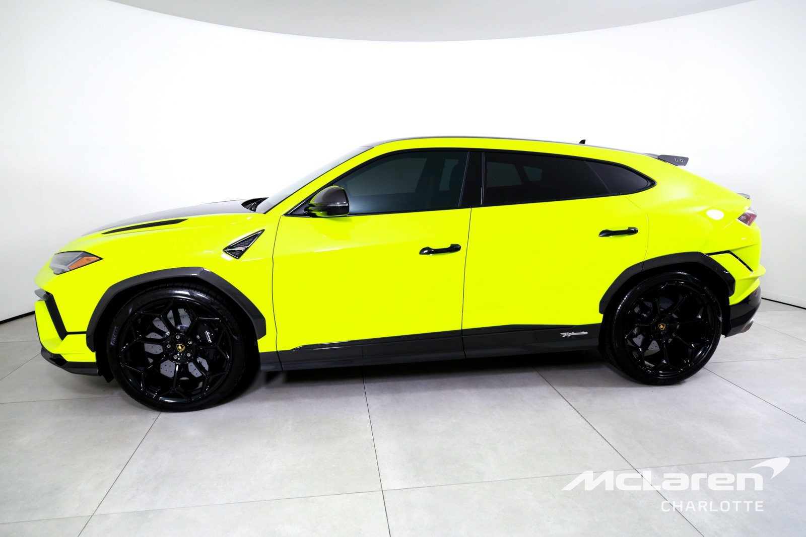 Used 2024 Lamborghini Urus Performante AWD/4WD image 5