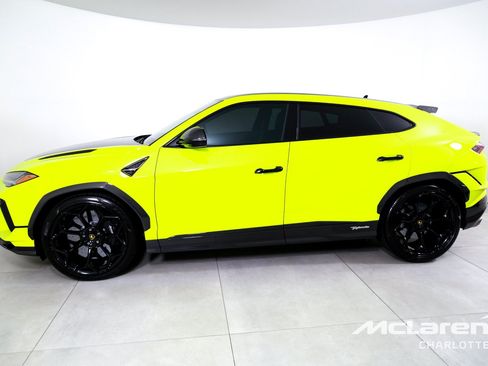 Used 2024 Lamborghini Urus Performante AWD/4WD image 5