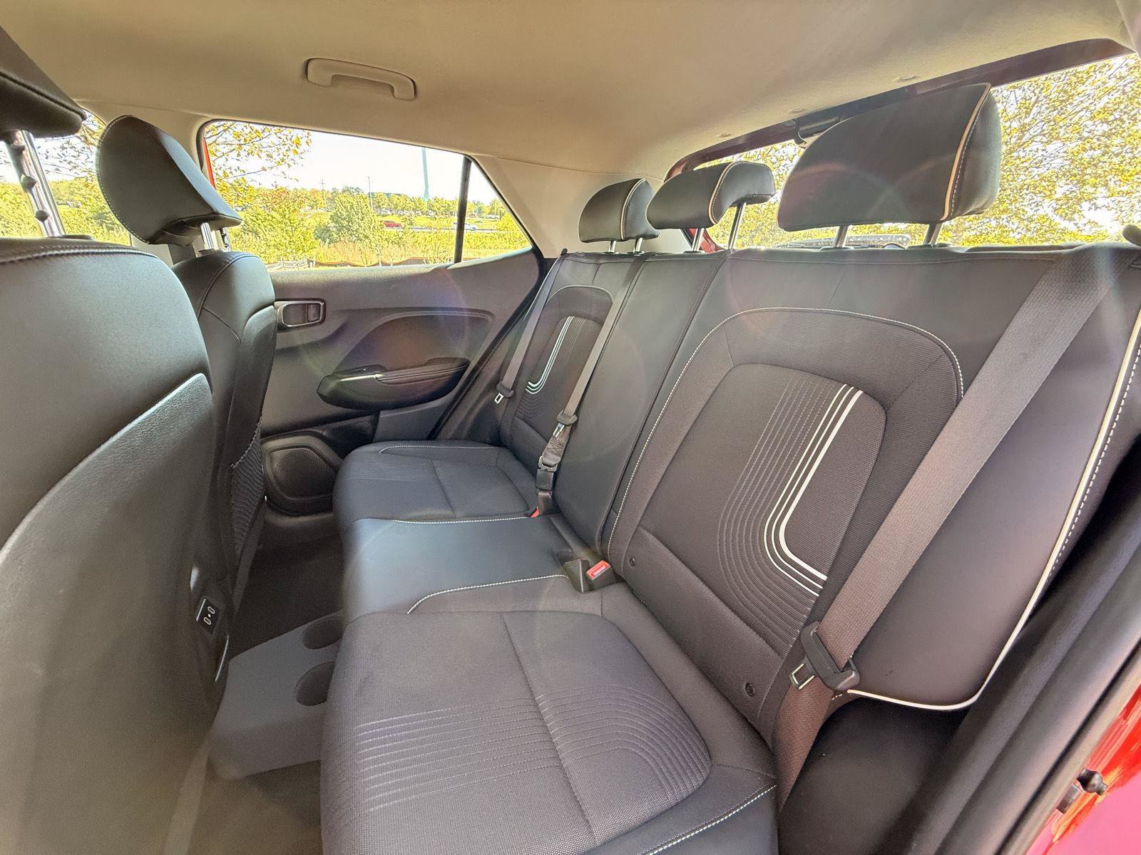 Used 2024 Hyundai Venue Limited FWD image 15