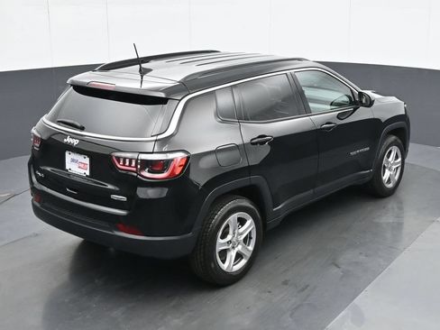 Used 2022 Jeep Compass Latitude w/ Convenience Group AWD/4WD image 21