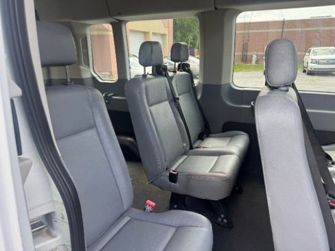 Used 2017 Ford Transit 350 XLT image 15