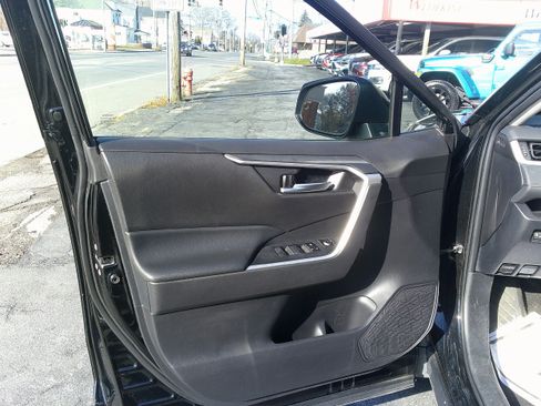 Used 2024 Toyota RAV4 XLE image 16