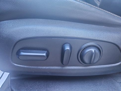 Used 2020 Chevrolet Traverse RS image 8