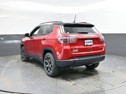 Used 2025 Jeep Compass Limited AWD/4WD image 10